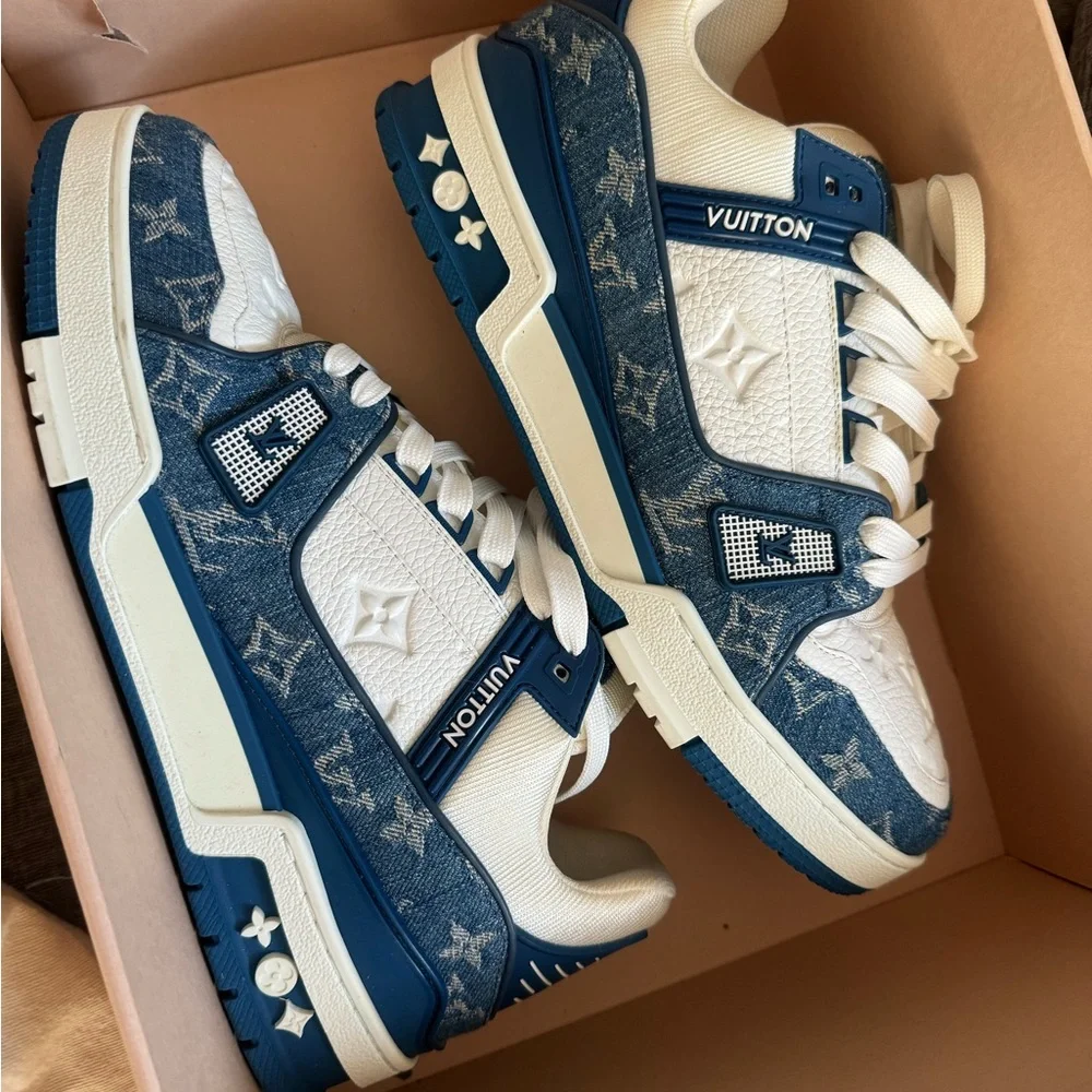LouisVuitton LV trainer sneaker - Picture 2 of 3